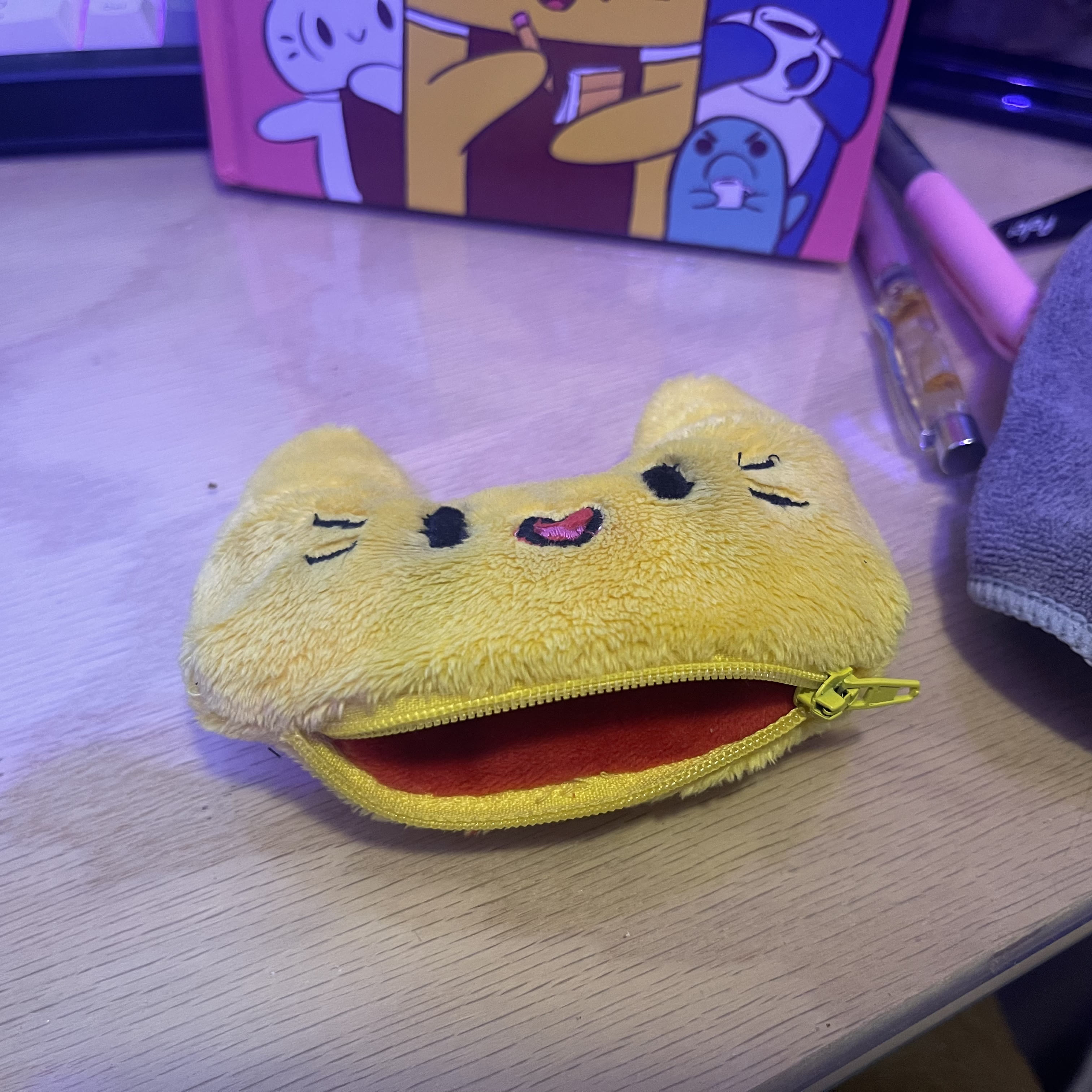 bottom of purse with zipper