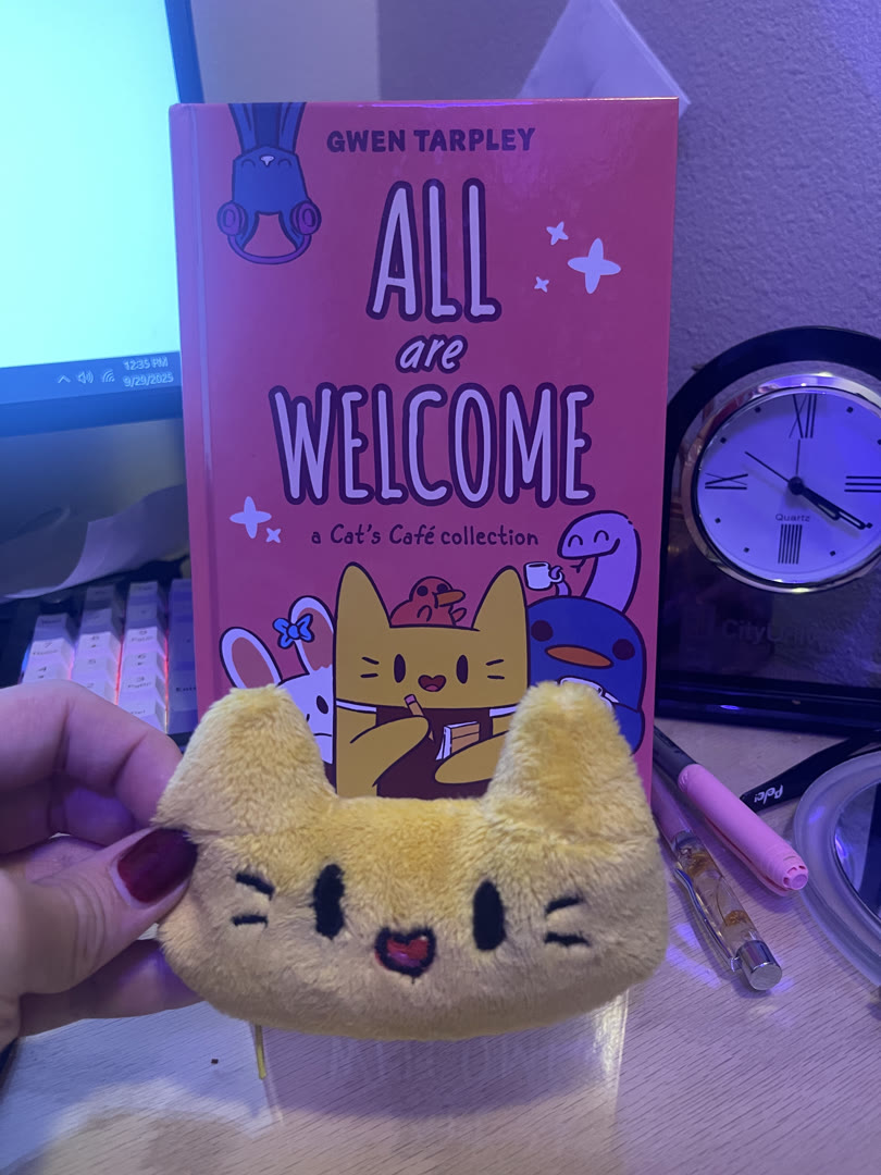 Cat's Cafe with my purse